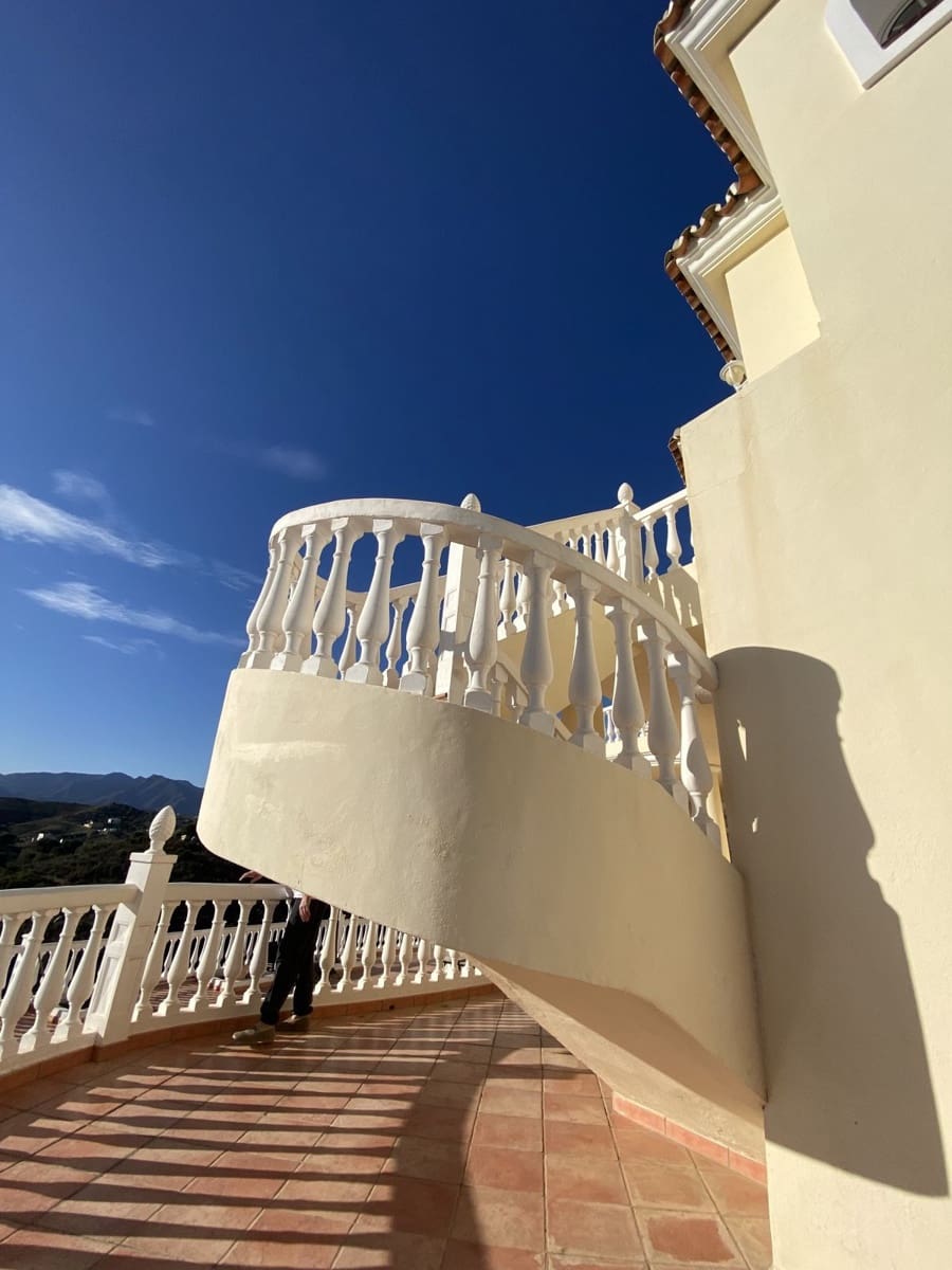 5 bedroom Villa for sale in Mijas Golf with pool - € 1,100,000 (Ref: 9705026)