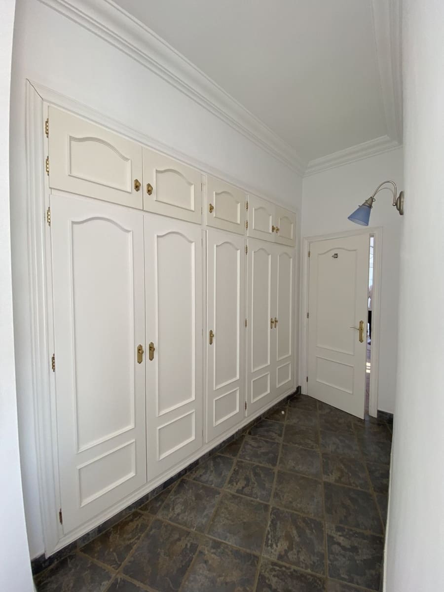 5 bedroom Villa for sale in Mijas Golf with pool - € 1,100,000 (Ref: 9705026)