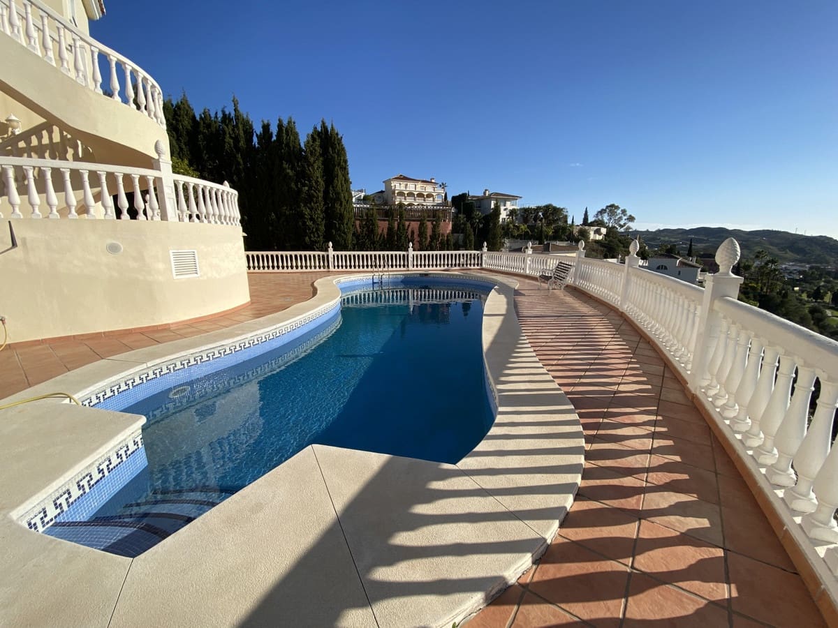 5 bedroom Villa for sale in Mijas Golf with pool - € 1,100,000 (Ref: 9705026)