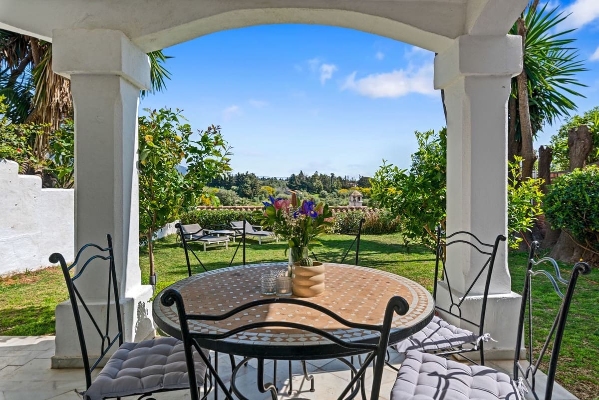 4 quarto Casa em Banda para venda em Puerto Banus com piscina - 1 145 000 € (Ref: 9705027)