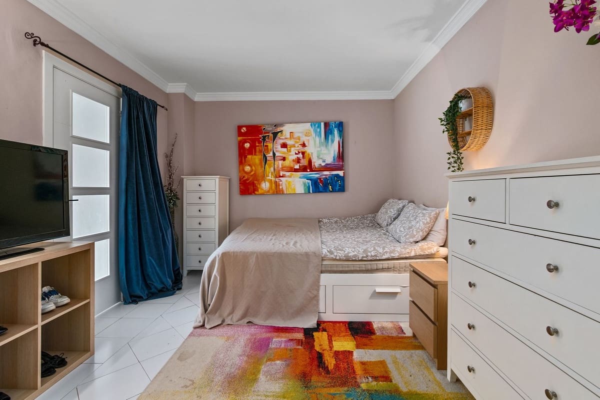 4 quarto Casa em Banda para venda em Puerto Banus com piscina - 1 145 000 € (Ref: 9705027)