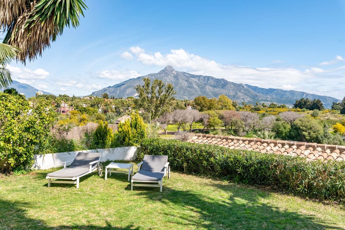 4 quarto Casa em Banda para venda em Puerto Banus com piscina - 1 145 000 € (Ref: 9705027)