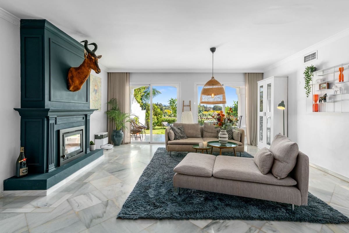 4 quarto Casa em Banda para venda em Puerto Banus com piscina - 1 145 000 € (Ref: 9705027)