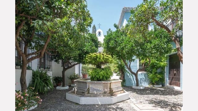 3 bedroom Townhouse for sale in Golden Mile, Marbella - € 1,150,000 (Ref: 9705028)