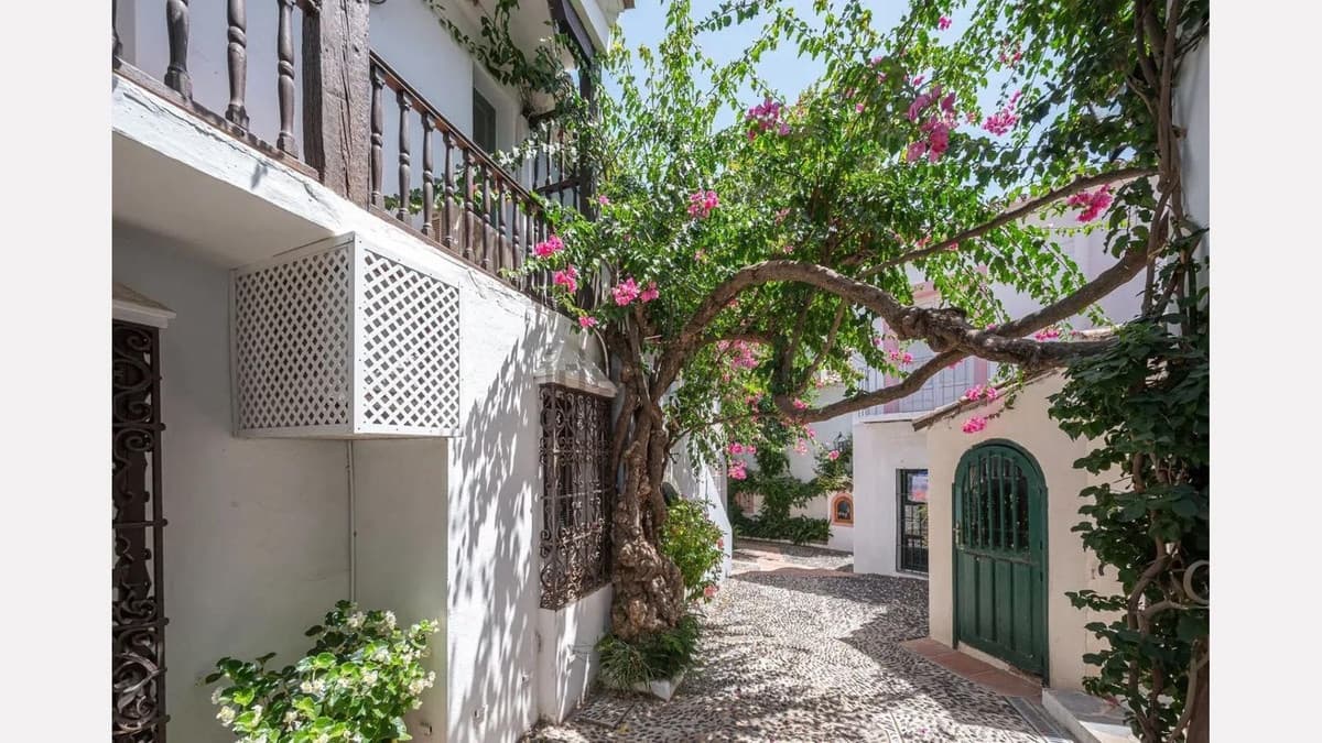 3 soveværelse Byhus til salg i Golden Mile - € 1.000.000 (Ref: 9705028)