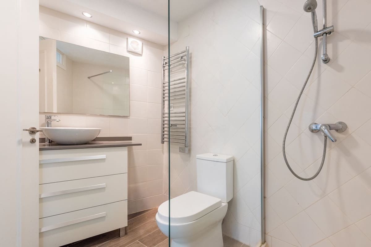 Chalet de 4 habitaciones en Benahavís en venta con piscina - 1.150.000 € (Ref: 9705030)