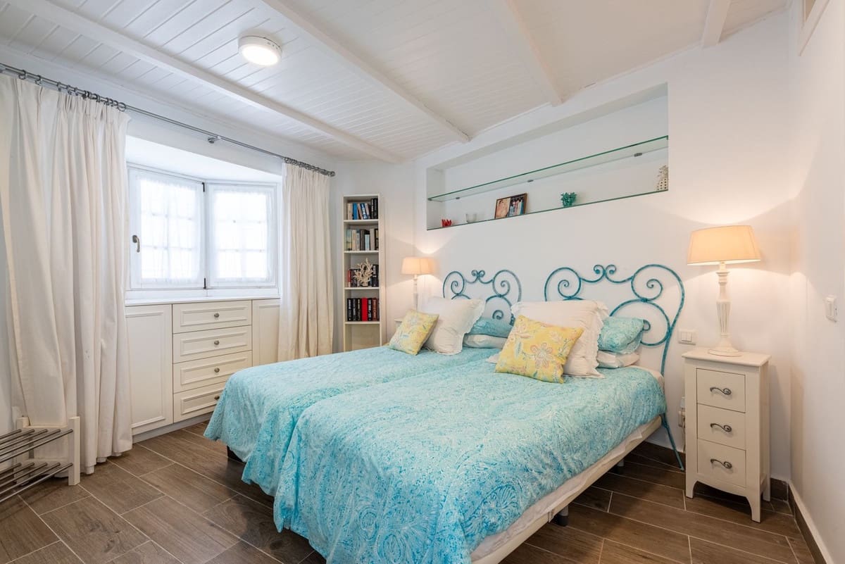 Chalet de 4 habitaciones en Benahavís en venta con piscina - 1.150.000 € (Ref: 9705030)