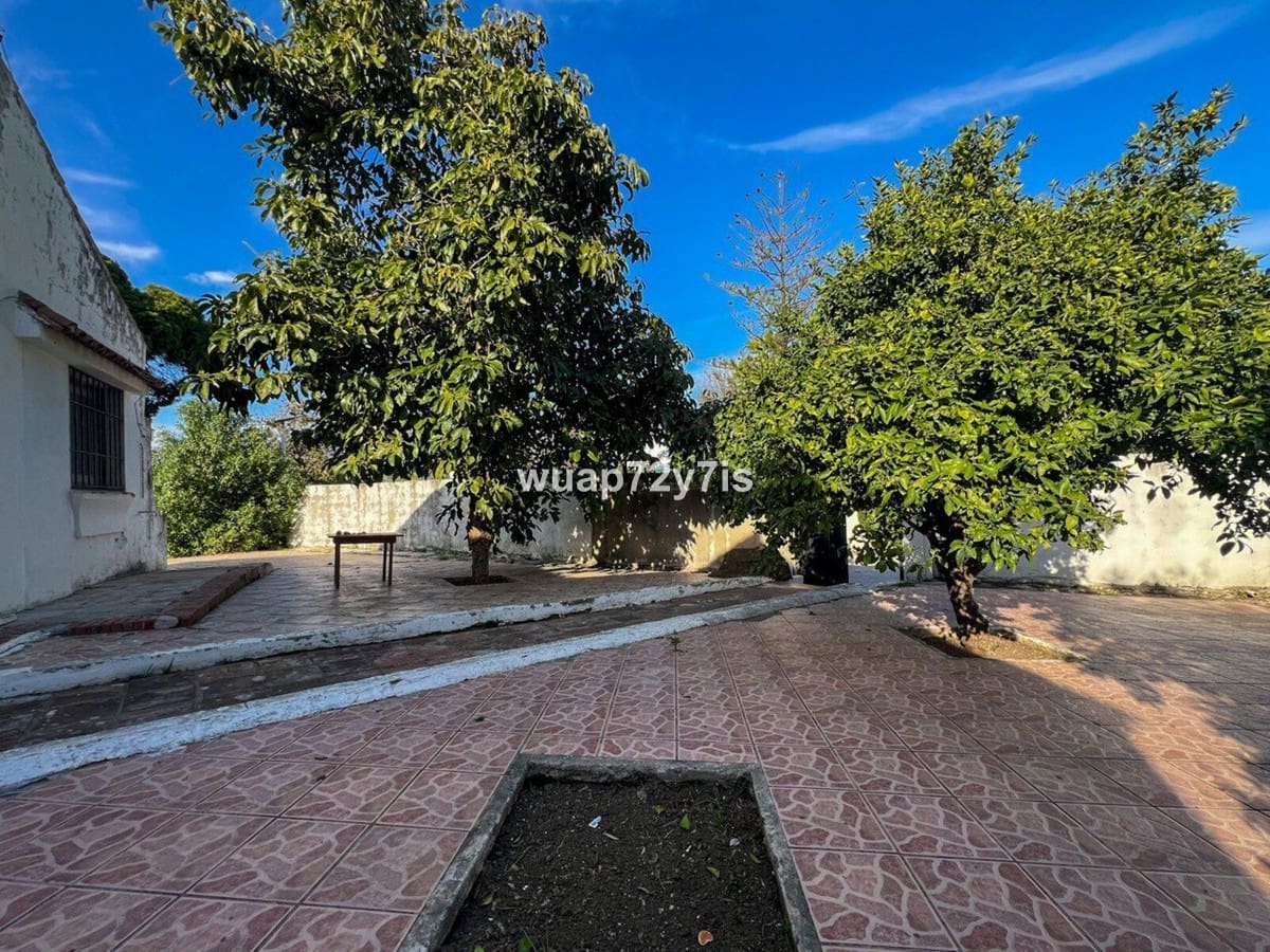 2 bedroom Villa for sale in New Golden Mile - € 1,150,000 (Ref: 9705031)