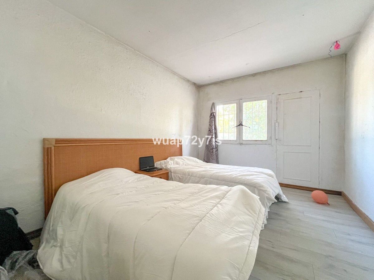 2 bedroom Villa for sale in New Golden Mile - € 1,150,000 (Ref: 9705031)