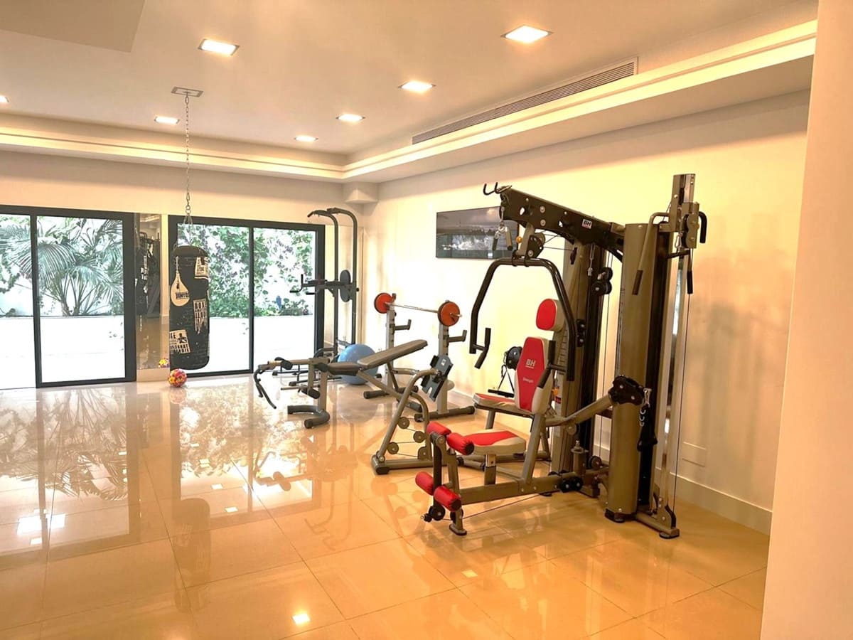 4 bedroom Villa for sale in Alhaurin de la Torre with pool garage - € 1,195,000 (Ref: 9705033)