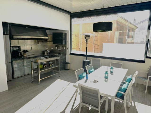 4 soverom Villa til salgs i Alhaurín de la Torre med svømmebasseng garasje - € 1 195 000 (Ref: 9705033)