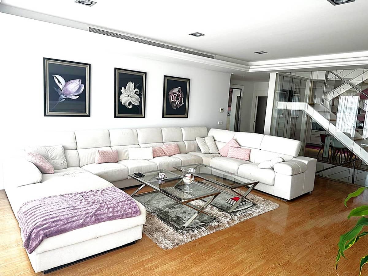 4 bedroom Villa for sale in Alhaurin de la Torre with pool garage - € 1,195,000 (Ref: 9705033)