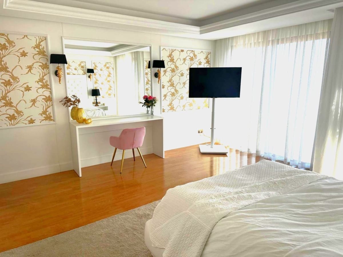 4 bedroom Villa for sale in Alhaurin de la Torre with pool garage - € 1,195,000 (Ref: 9705033)