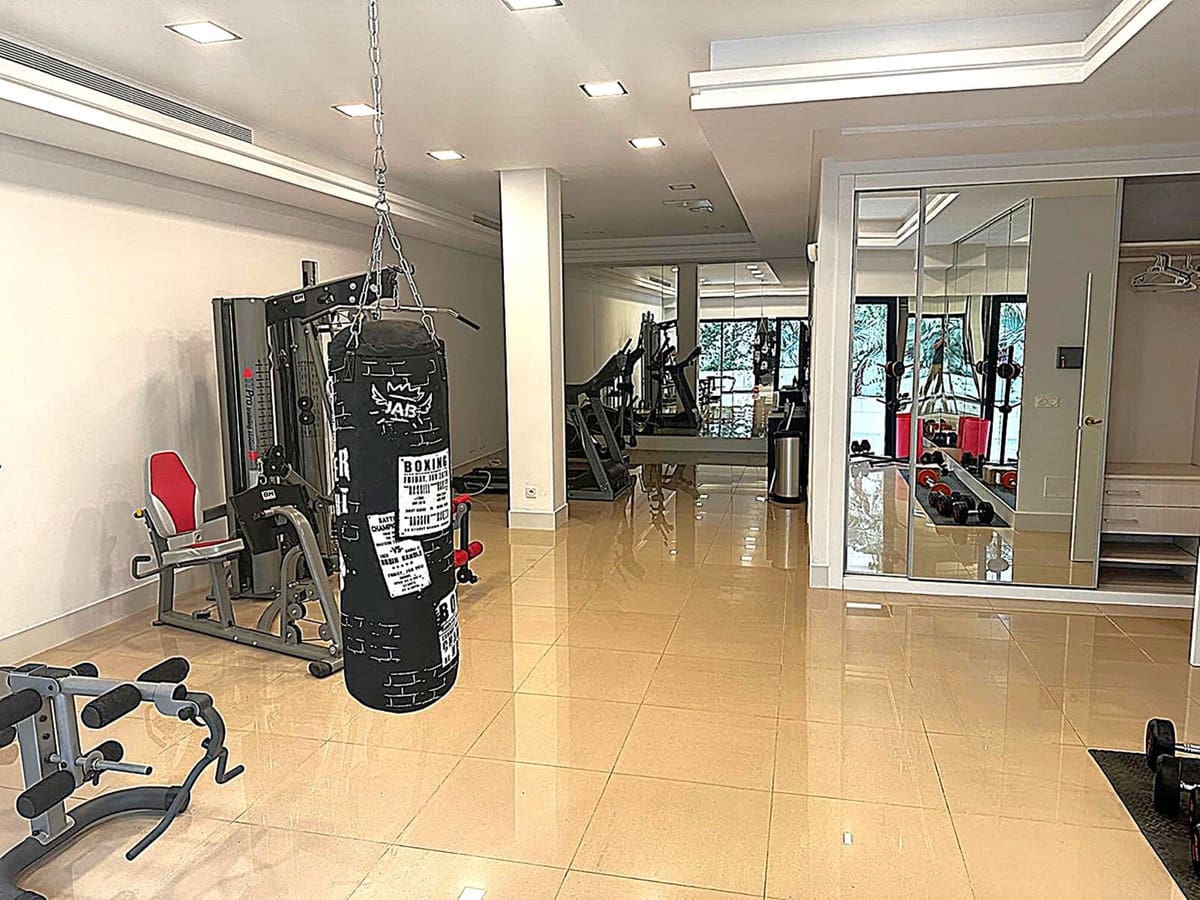 4 bedroom Villa for sale in Alhaurin de la Torre with pool garage - € 1,195,000 (Ref: 9705033)