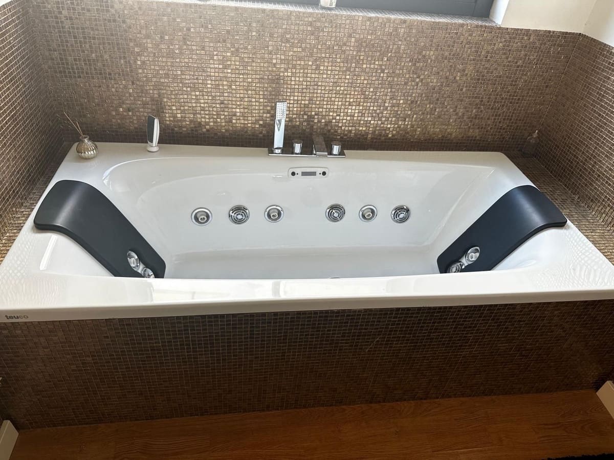 4 bedroom Villa for sale in Alhaurin de la Torre with pool garage - € 1,195,000 (Ref: 9705033)