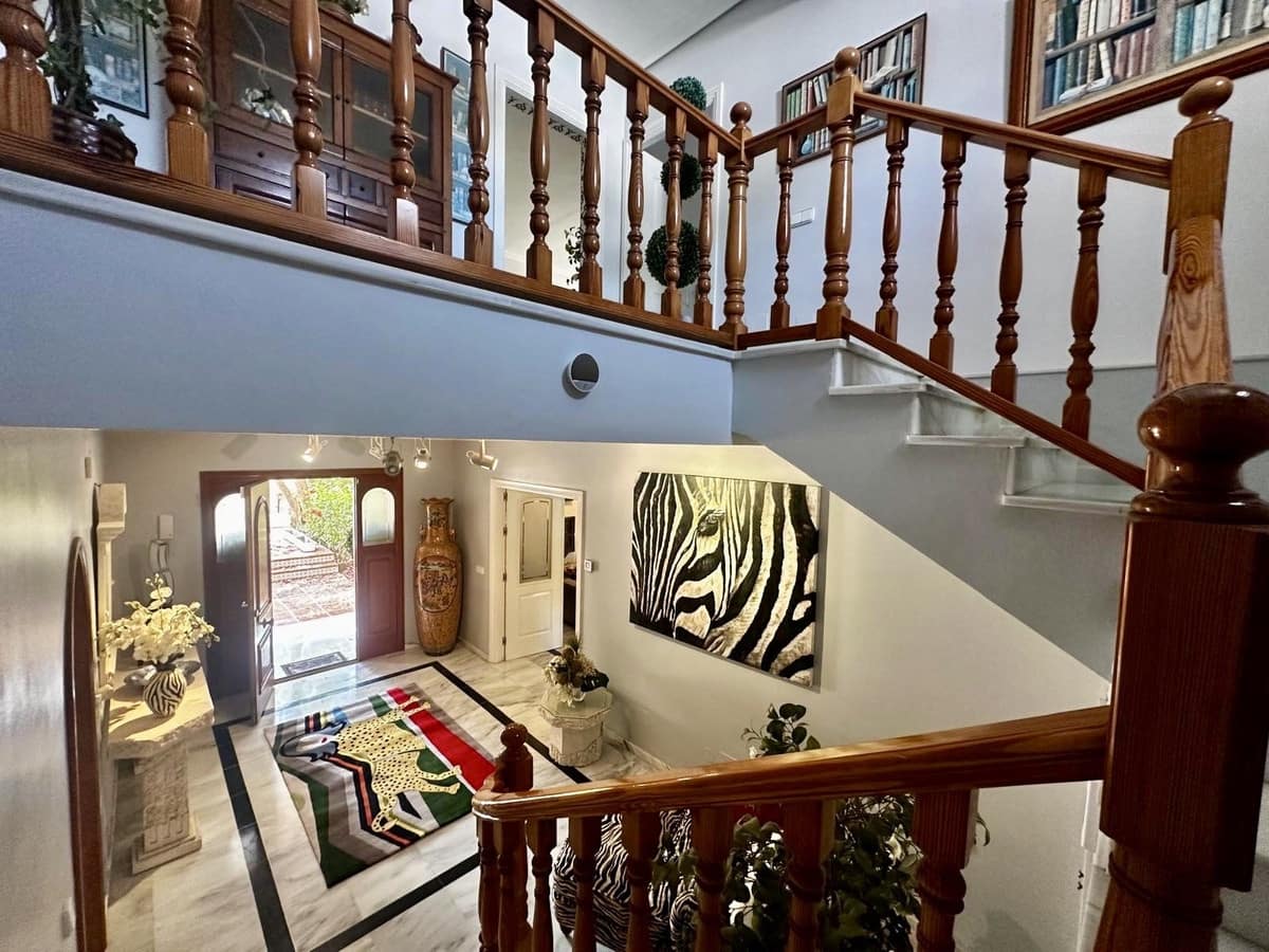 5 Zimmer Villa zu verkaufen in Calahonda mit Pool Garage - 1.200.000 € (Ref: 9705034)