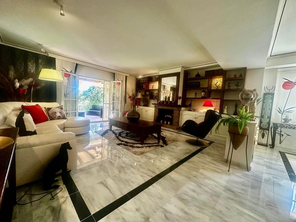 5 Zimmer Villa zu verkaufen in Calahonda mit Pool Garage - 1.200.000 € (Ref: 9705034)