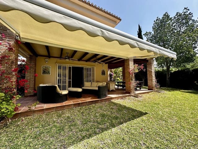 5 Zimmer Villa zu verkaufen in Calahonda, Mijas mit Pool Garage - 1.200.000 € (Ref: 9705034)