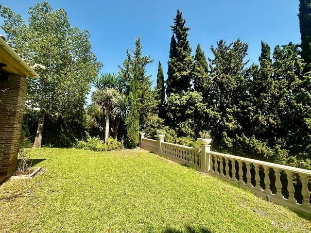 5 Zimmer Villa zu verkaufen in Calahonda, Mijas mit Pool Garage - 1.200.000 € (Ref: 9705034)