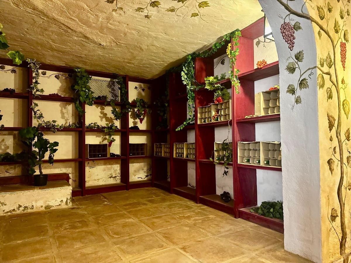 5 Zimmer Villa zu verkaufen in Calahonda mit Pool Garage - 1.200.000 € (Ref: 9705034)