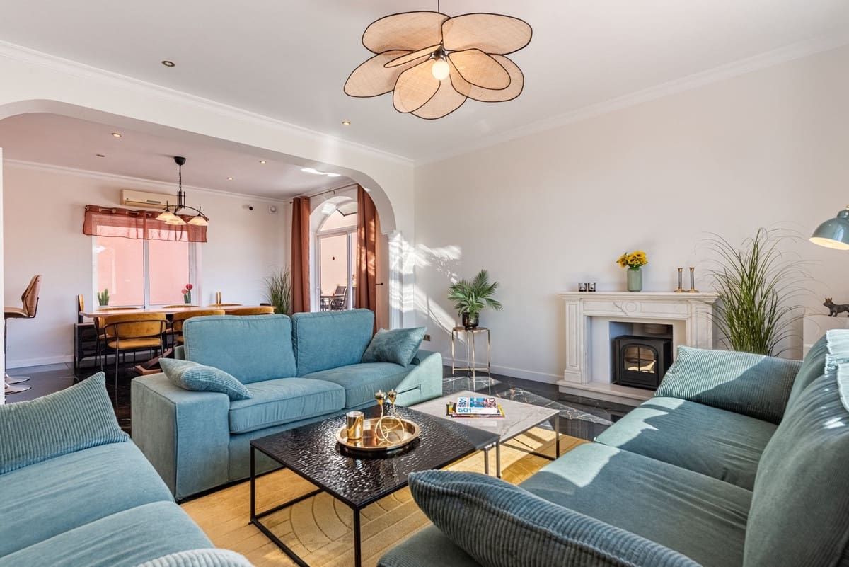 Chalet de 4 habitaciones en Fuengirola en venta con piscina - 1.200.000 € (Ref: 9705035)