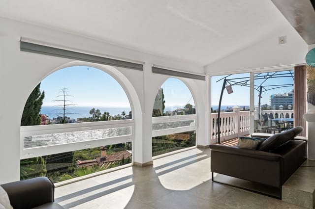 4 bedroom Villa for sale in Centro ciudad, Fuengirola with pool garage - € 1,200,000 (Ref: 9705036)