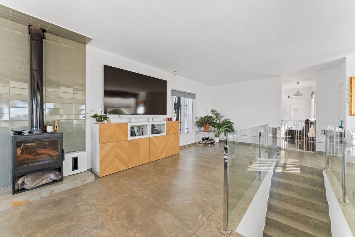 Chalet de 4 habitaciones en Fuengirola en venta con piscina garaje - 1.200.000 € (Ref: 9705036)