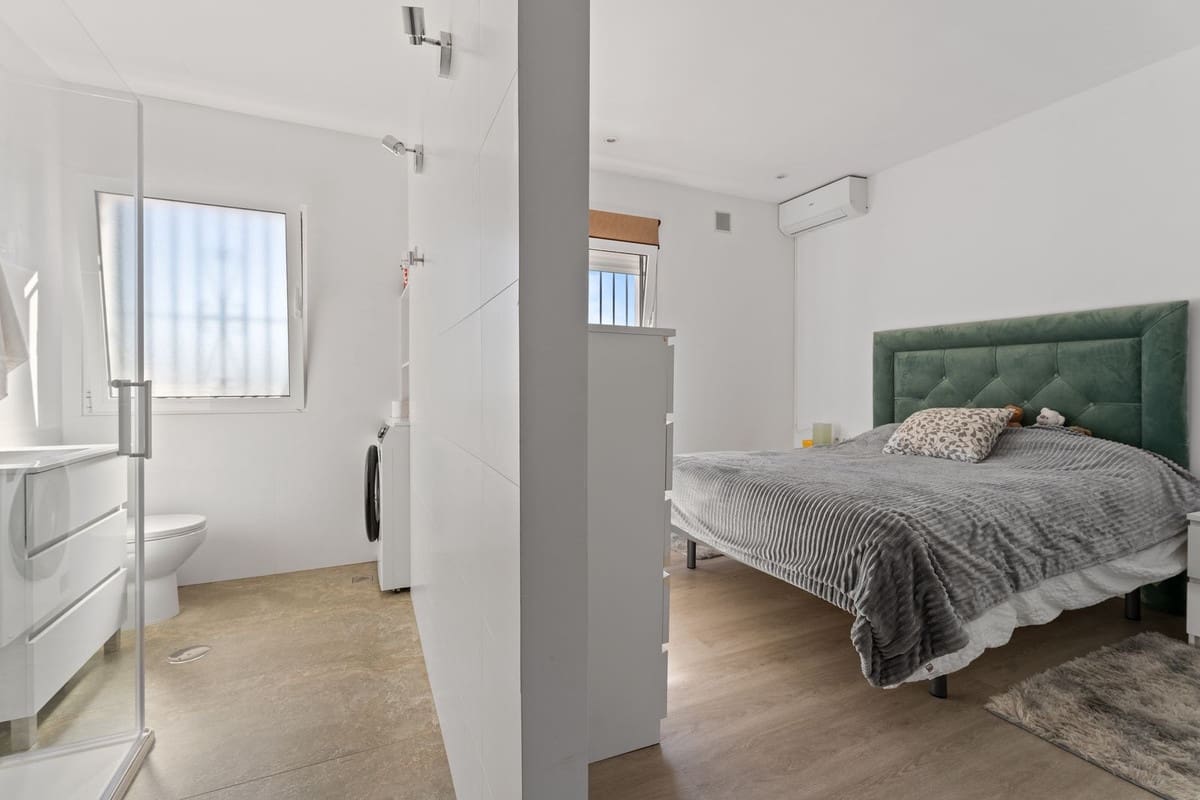 Chalet de 4 habitaciones en Fuengirola en venta con piscina garaje - 1.200.000 € (Ref: 9705036)