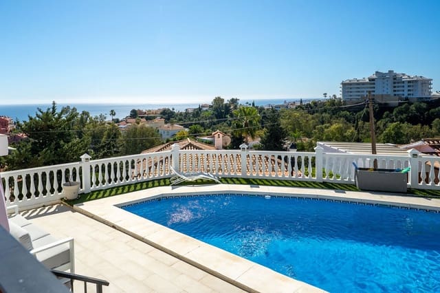 4 quarto Moradia para venda em Centro ciudad, Fuengirola com piscina garagem - 1 200 000 € (Ref: 9705036)