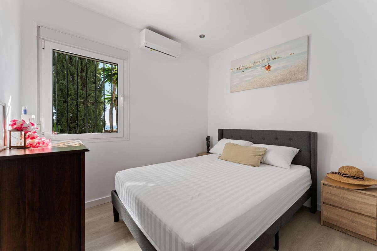Chalet de 4 habitaciones en Fuengirola en venta con piscina garaje - 1.200.000 € (Ref: 9705036)