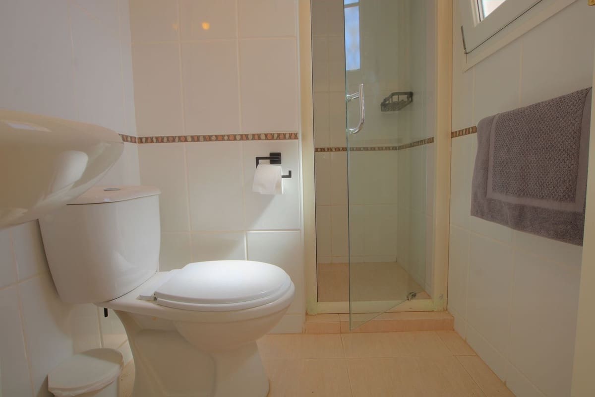 7 sovrum Villa till salu i La Cala Golf med pool garage - 1 250 000 € (Ref: 9705037)