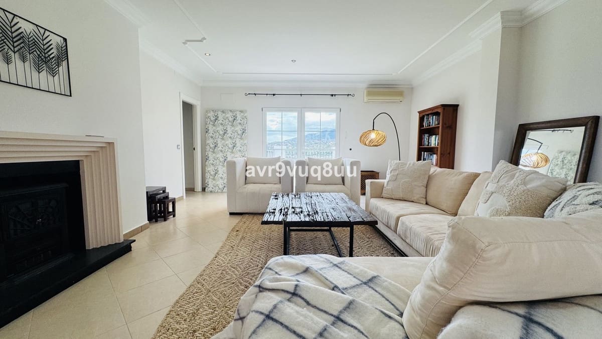 7 Zimmer Villa zu verkaufen in La Cala Golf mit Pool Garage - 1.250.000 € (Ref: 9705037)