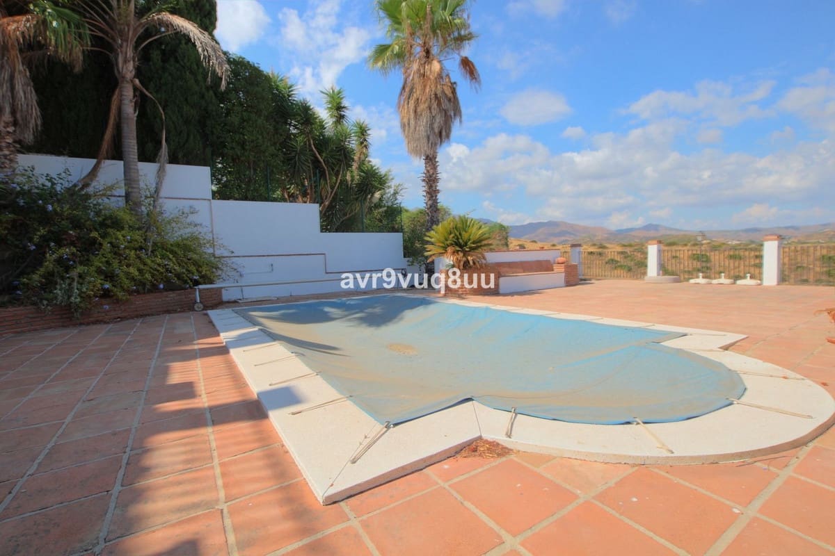 7 Zimmer Villa zu verkaufen in La Cala Golf mit Pool Garage - 1.250.000 € (Ref: 9705037)