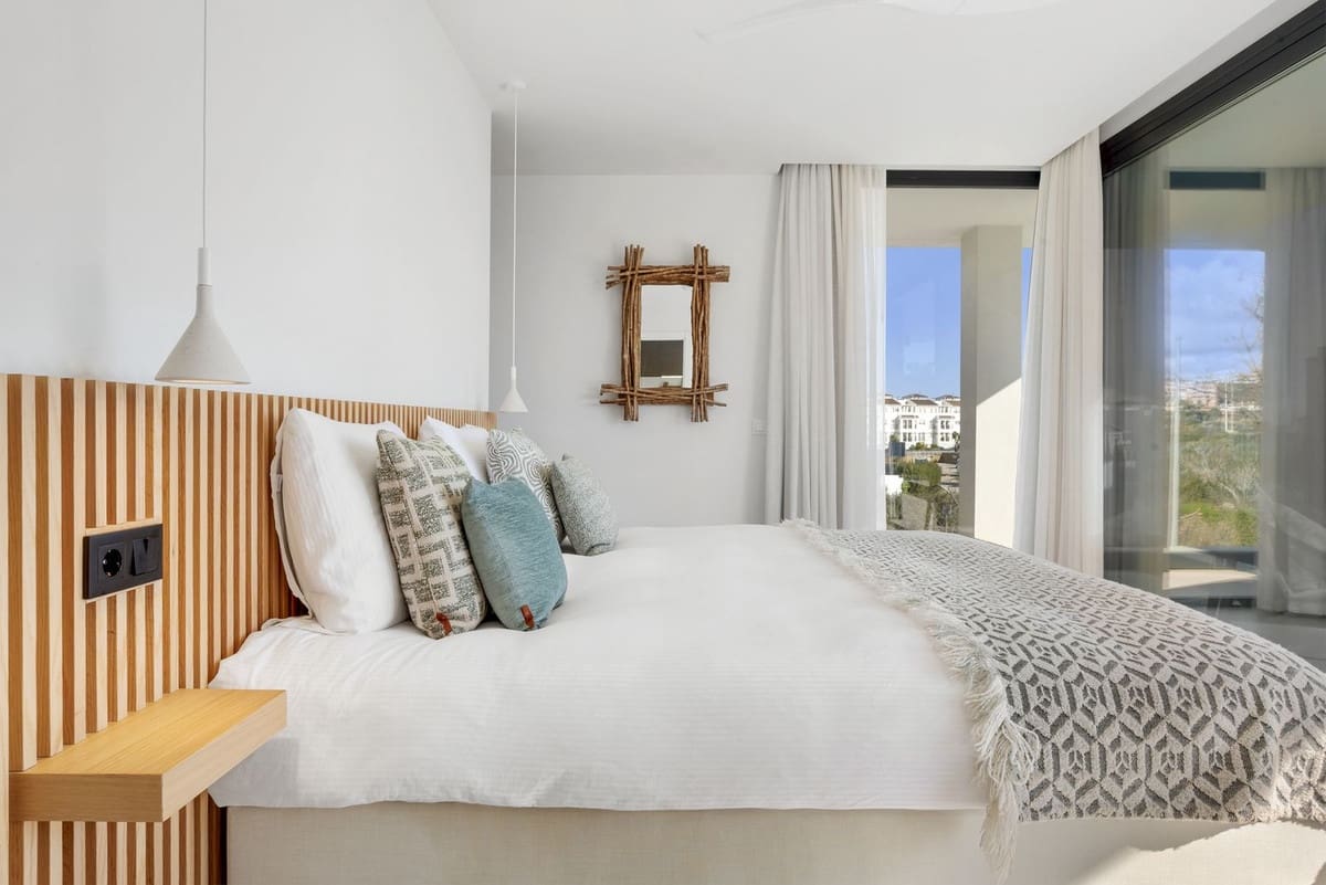 3 slaapkamer Villa te koop in Manilva met zwembad - € 1.295.000 (Ref: 9705039)