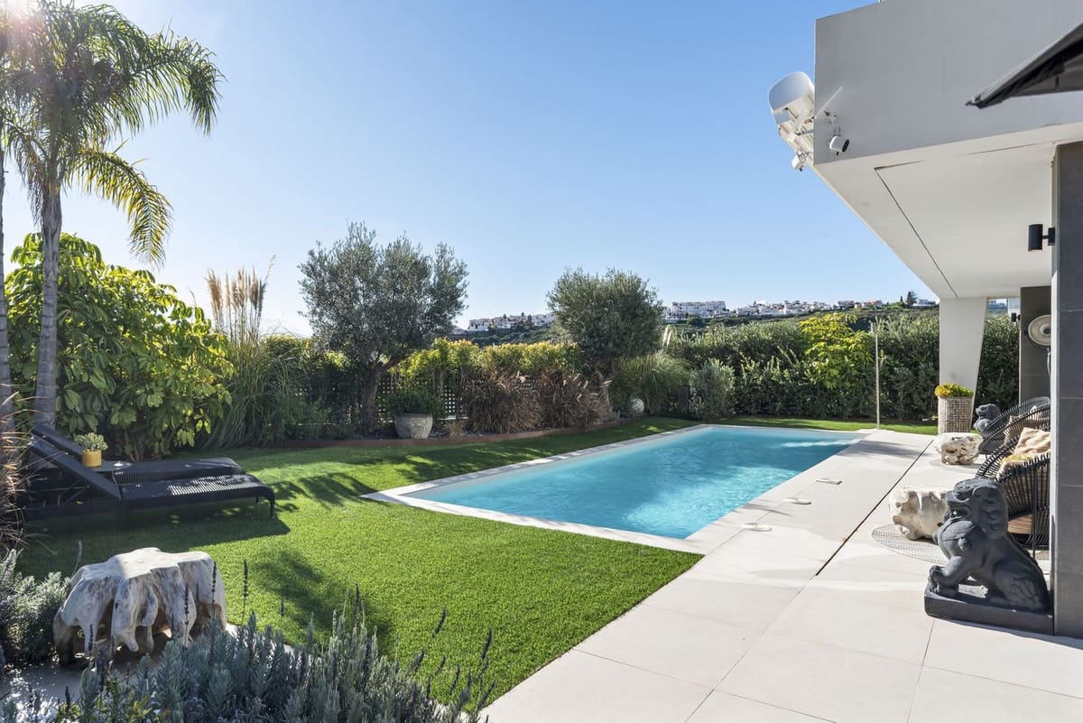 3 chambre Villa/Maison à vendre à Manilva avec piscine - 1 295 000 € (Ref: 9705039)