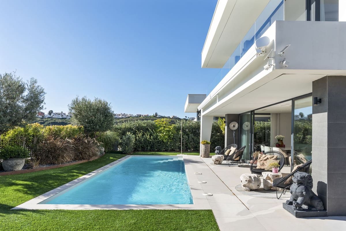 3 chambre Villa/Maison à vendre à Manilva avec piscine - 1 295 000 € (Ref: 9705039)