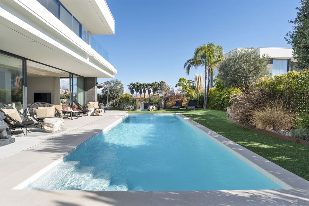 3 chambre Villa/Maison à vendre à Manilva avec piscine - 1 295 000 € (Ref: 9705039)