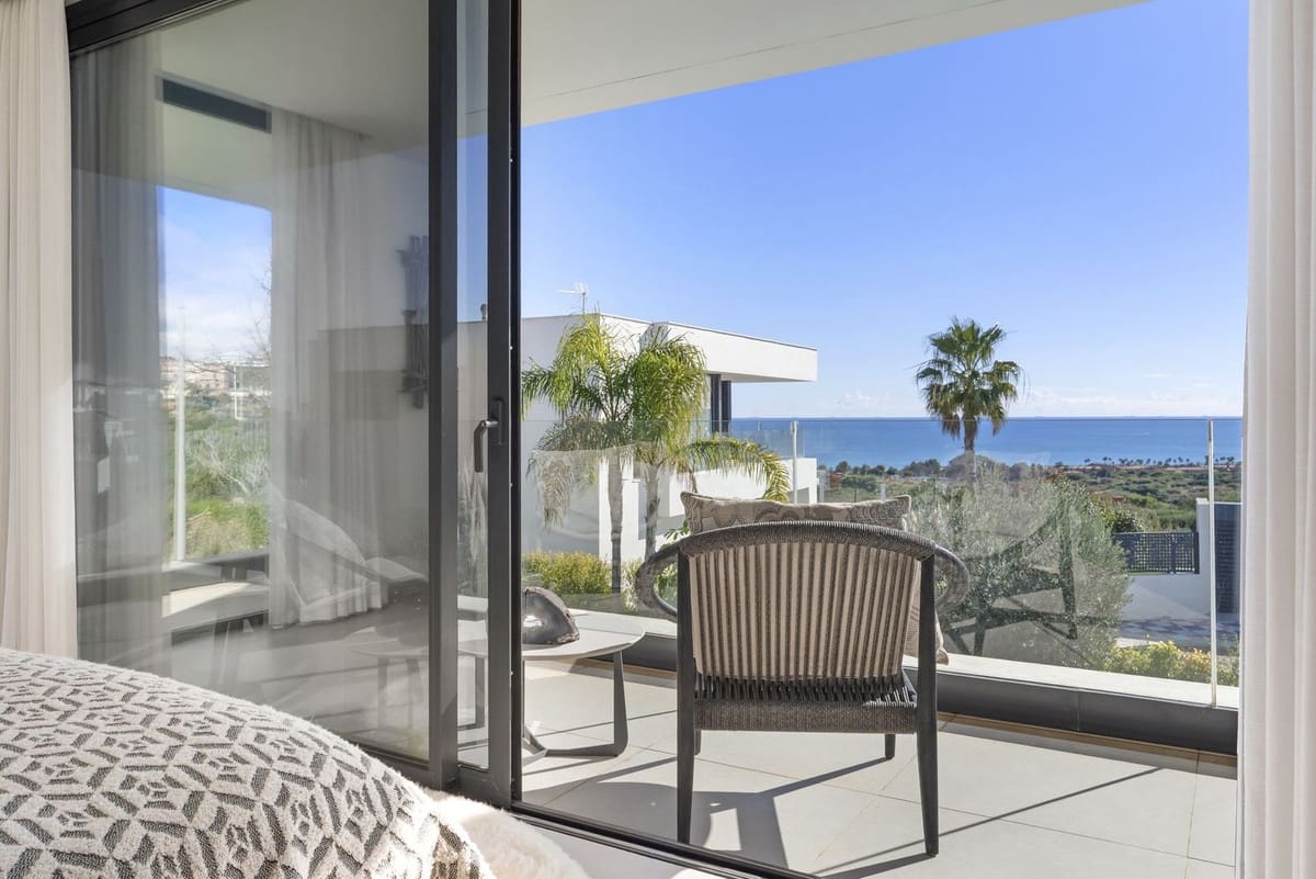 3 chambre Villa/Maison à vendre à Manilva avec piscine - 1 295 000 € (Ref: 9705039)