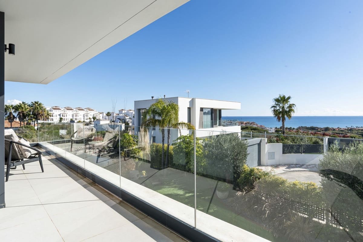 3 chambre Villa/Maison à vendre à Manilva avec piscine - 1 295 000 € (Ref: 9705039)