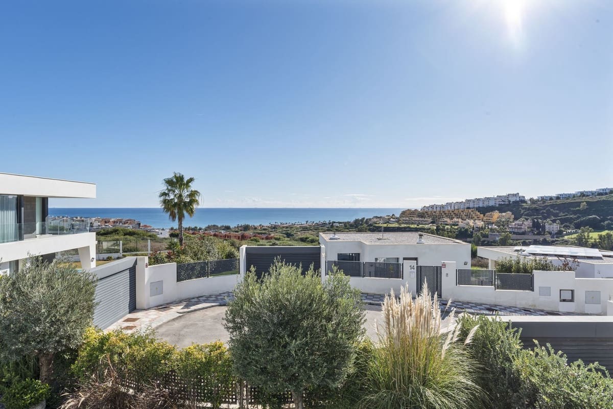 3 chambre Villa/Maison à vendre à Manilva avec piscine - 1 295 000 € (Ref: 9705039)