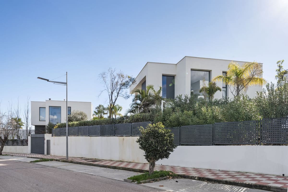3 chambre Villa/Maison à vendre à Manilva avec piscine - 1 295 000 € (Ref: 9705039)