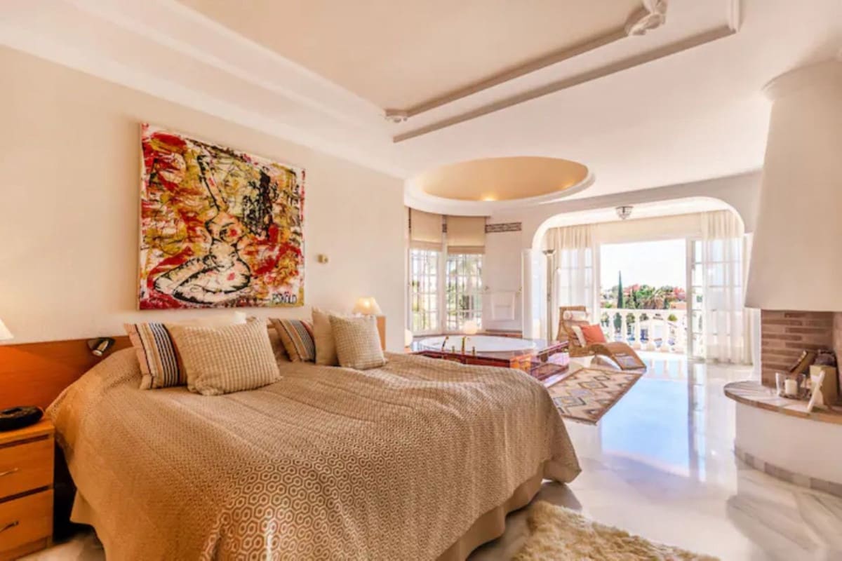 5 soveværelse Villa til salg i Nueva Andalucia med swimmingpool garage - € 1.295.000 (Ref: 9705040)