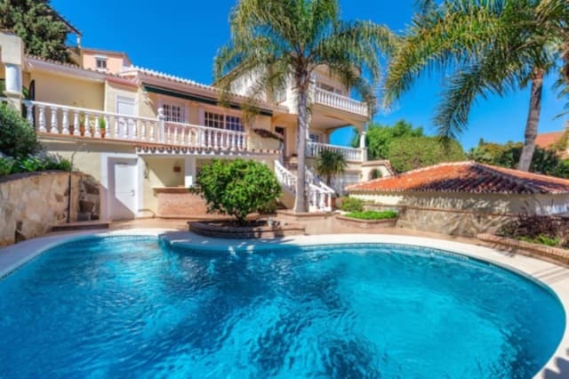 5 soveværelse Villa til salg i La Dama de Noche - La Alzambra, Marbella med swimmingpool garage - € 1.295.000 (Ref: 9705040)