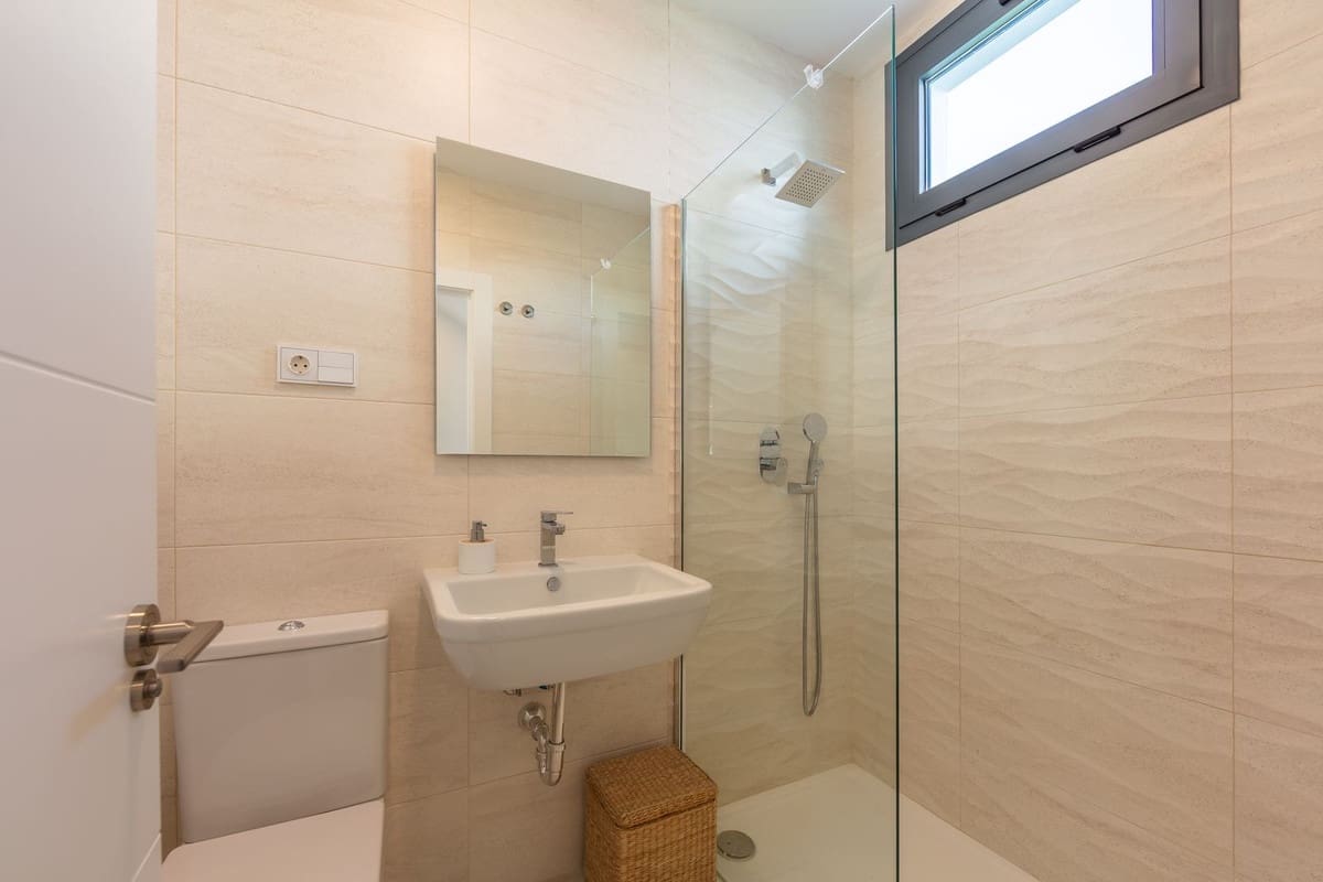 4 soverom Villa til salgs i La Duquesa / Puerto de la Duquesa med svømmebasseng garasje - € 1 298 000 (Ref: 9705041)