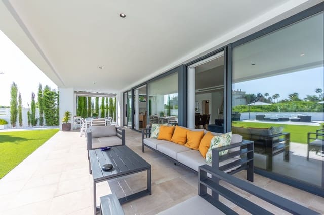 4 soverom Villa til salgs i La Duquesa / Puerto de la Duquesa, Manilva med svømmebasseng garasje - € 1 298 000 (Ref: 9705041)
