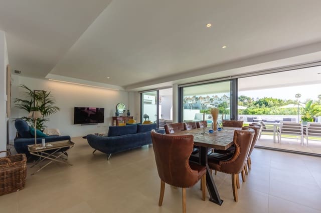 4 soverom Villa til salgs i La Duquesa / Puerto de la Duquesa, Manilva med svømmebasseng garasje - € 1 298 000 (Ref: 9705041)