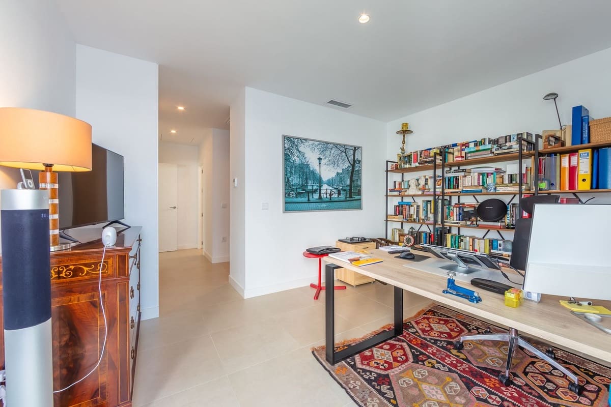 4 soverom Villa til salgs i La Duquesa / Puerto de la Duquesa med svømmebasseng garasje - € 1 298 000 (Ref: 9705041)
