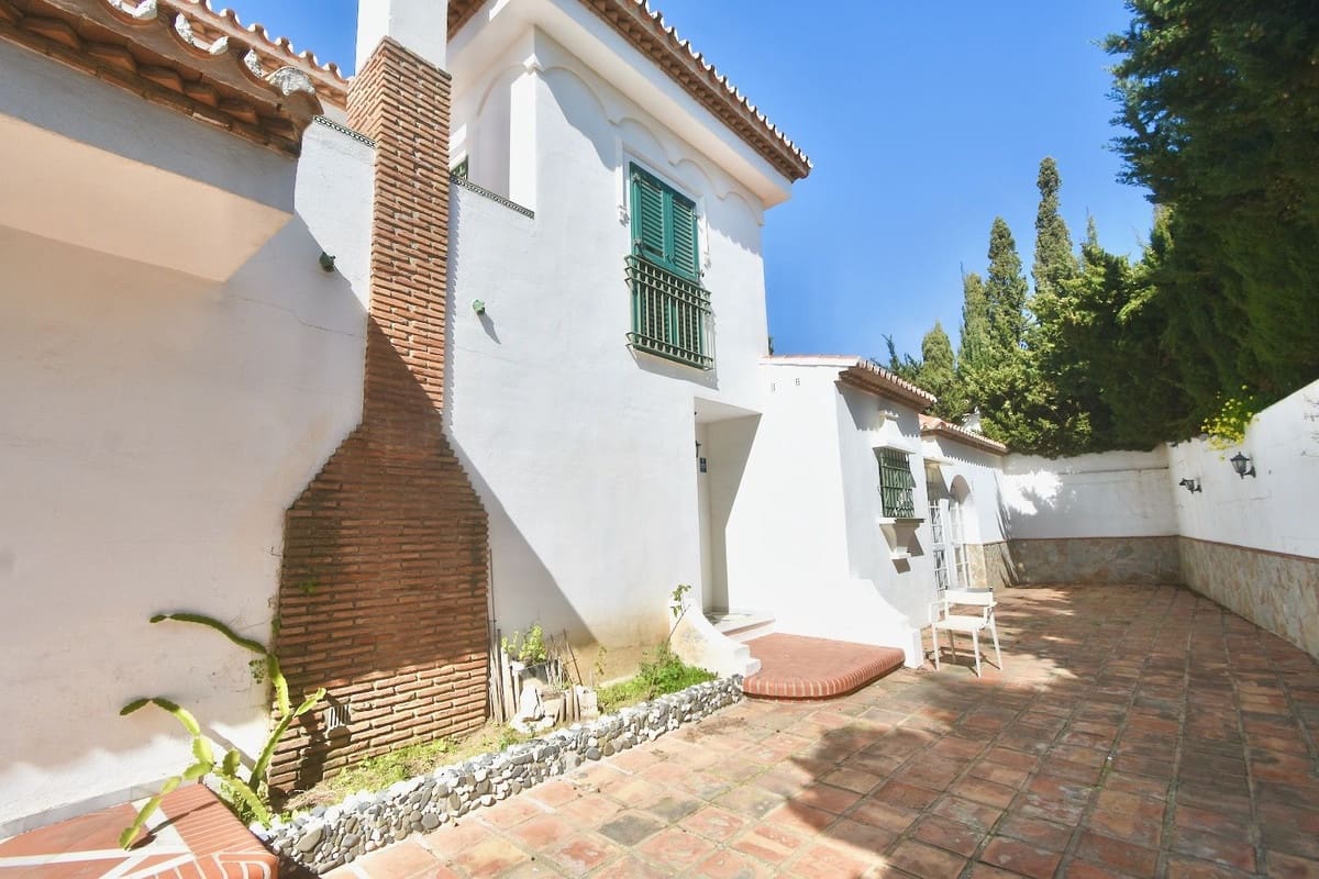 5 quarto Moradia para venda em La Cala de Mijas com piscina garagem - 1 330 000 € (Ref: 9705043)