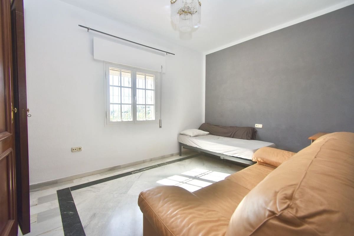 5 quarto Moradia para venda em La Cala de Mijas com piscina garagem - 1 330 000 € (Ref: 9705043)