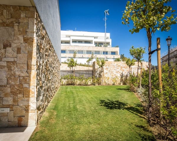 4 Zimmer Haus zu verkaufen in Centro, Estepona mit Pool - 1.375.000 € (Ref: 9705046)